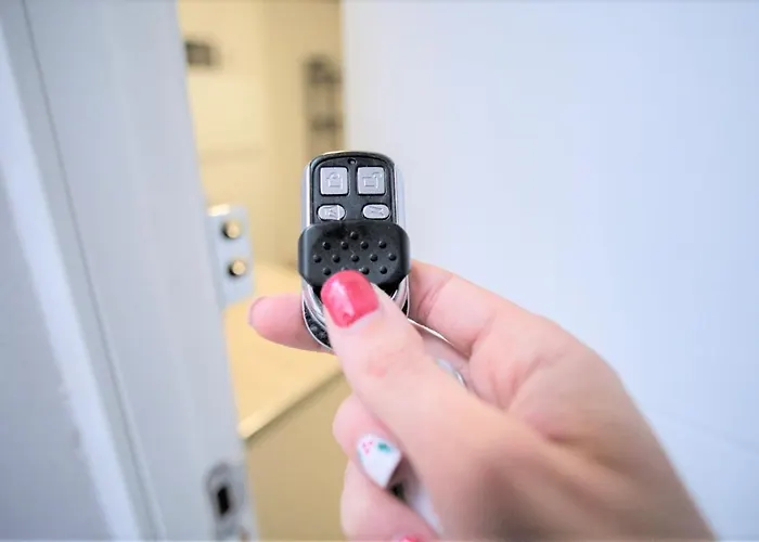 Coqueto Apartamento Nuevo En Pleno Centro De Algeciras Bb