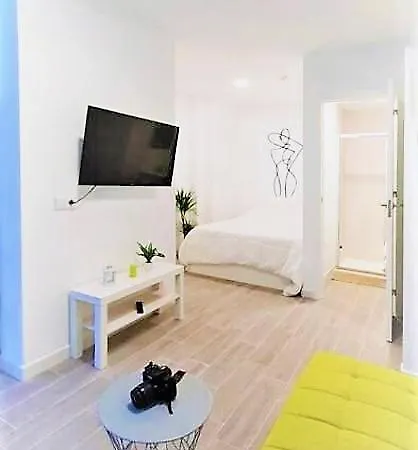 Coqueto Apartamento Nuevo En Pleno Centro De Algeciras Bb Esterno foto