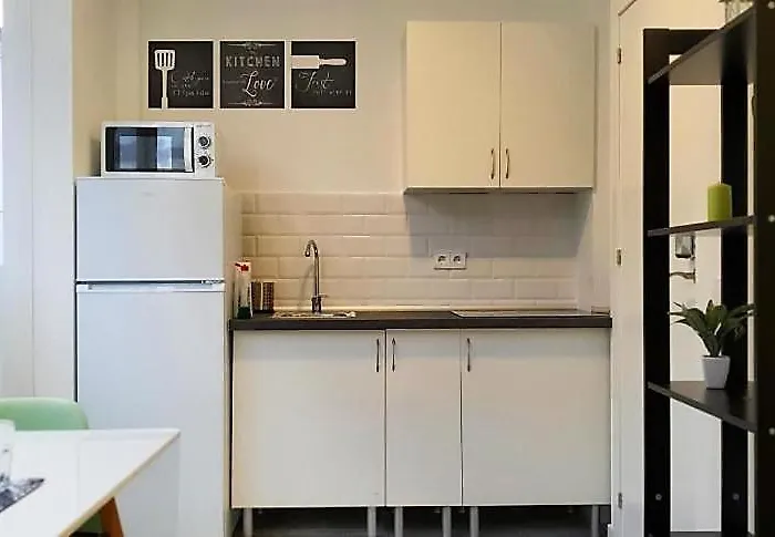 Coqueto Apartamento Nuevo En Pleno Centro De Algeciras Bb